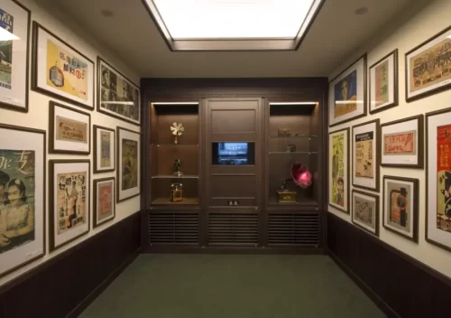 "Interior exhibition at Kanazawa Phonograph Museum"