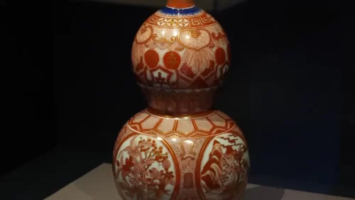 Museum dedicated to the art of Kutani porcelain.