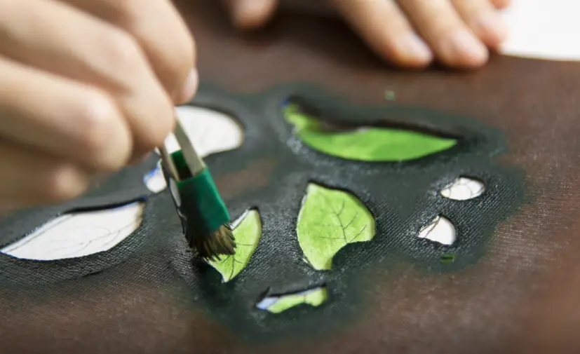 Try the delicate art of Kaga Yuzen dyeing.