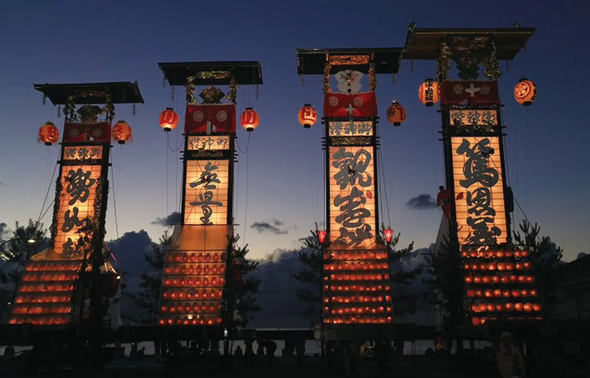 Artisan polishing Wajima lacquerware and locals carrying Kiriko lanterns during summer festival